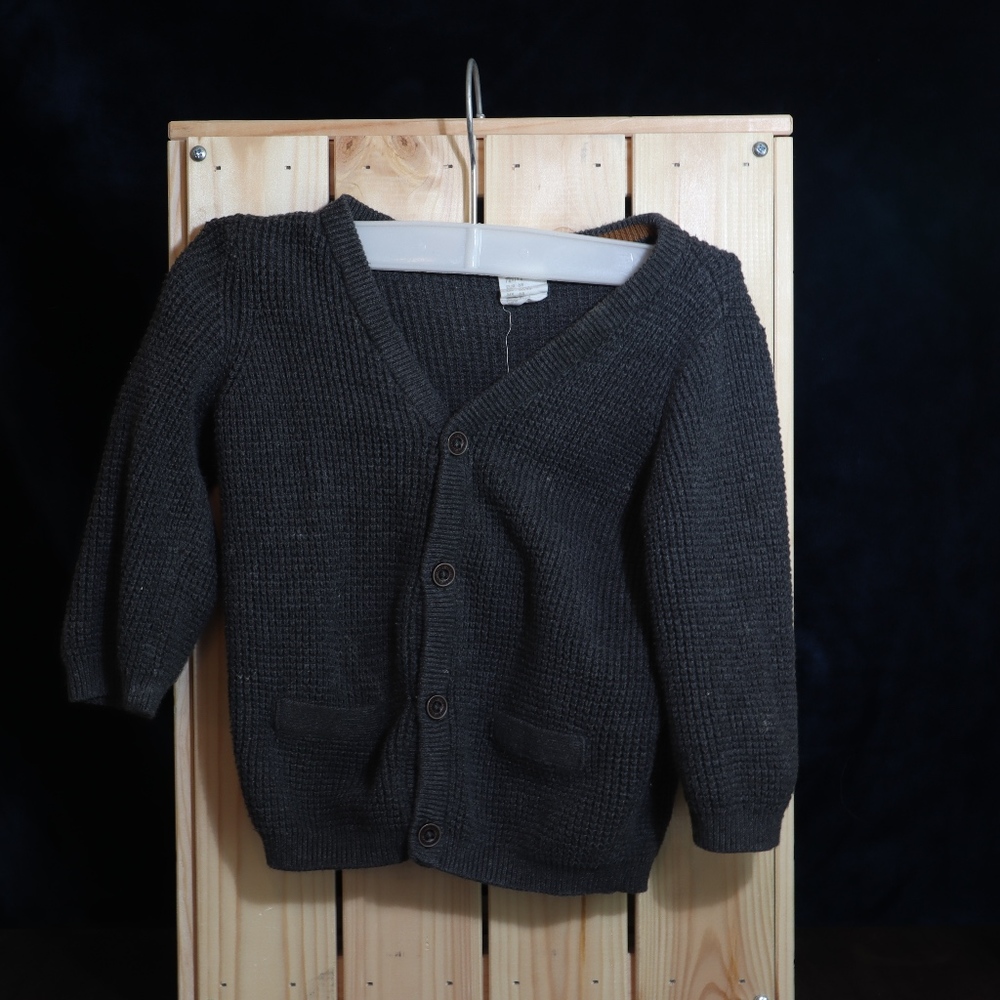 Baby boy knitted cardigan from H&M size 4-6MONTHS